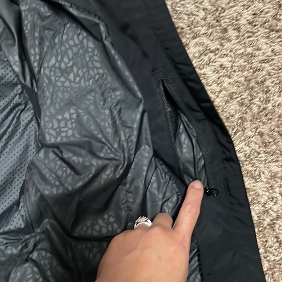 Lululemon Jacket - NWOT size 2 - Picture 7 of 10